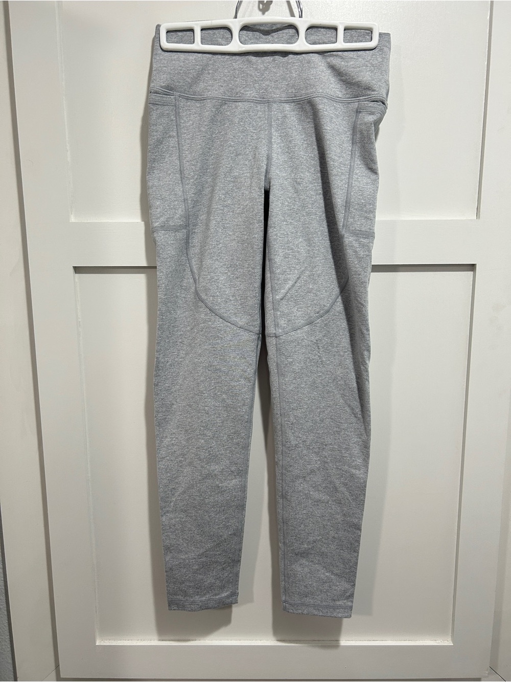 Vuori Light Gray Elevation Performance Leggings Size Small